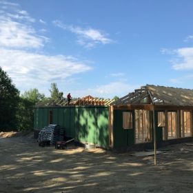 Setting roof trusses 2.