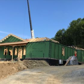 Setting roof trusses 1.